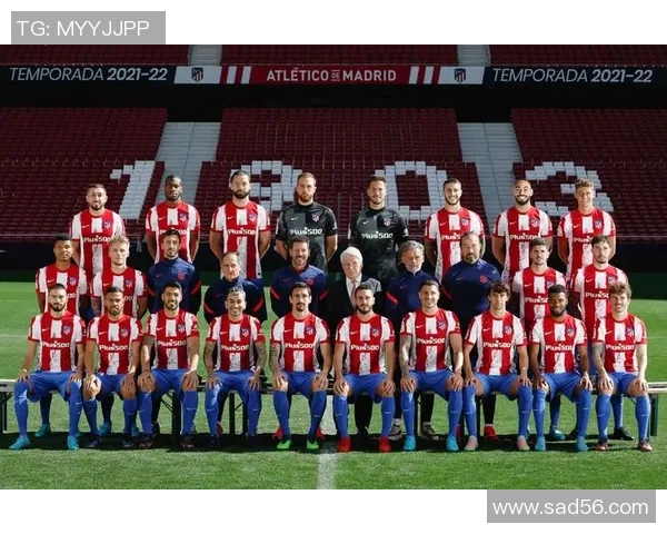 全球足球巨星合影精选集 球场英雄齐聚一堂的精彩瞬间 全球足球巨星合影精选集 球场英雄齐聚一堂的精彩瞬间