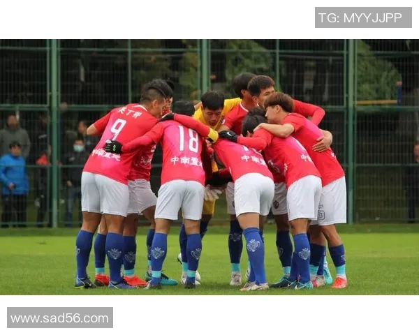 当足球巨星集体下跪时他们在为尊严与信念发出怎样的呐喊 当足球巨星集体下跪时他们在为尊严与信念发出怎样的呐喊